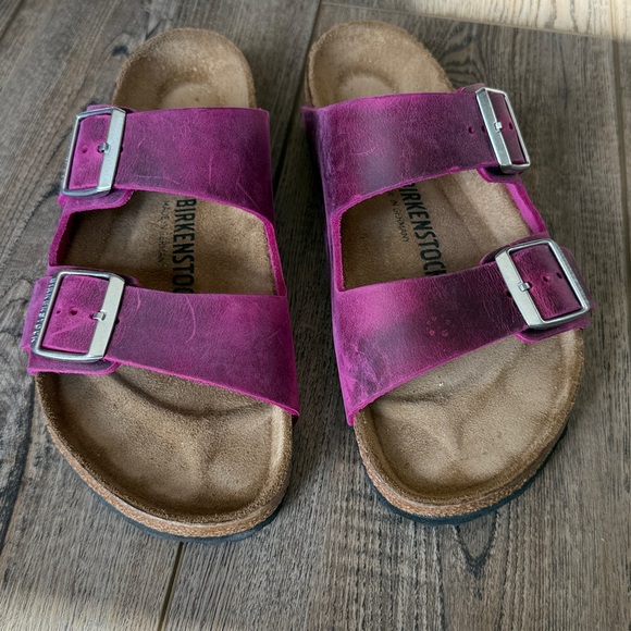 Birkenstock Arizona BS Oiled Leather in Color
Festival Fuchsia EU 39 NWT Sample - Picture 9 of 16